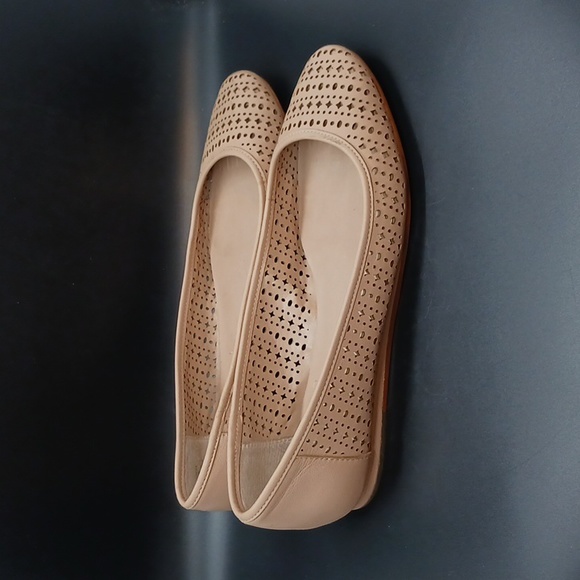 Vince Camuto Pink Flats/Slip On Shoes Size 6 Medium (36) - Picture 3 of 6